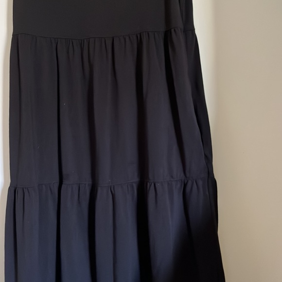 Beautiful black flow dress - Picture 3 of 3